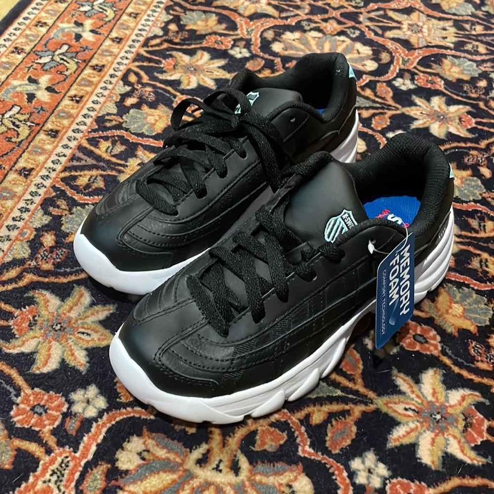 K-Swiss size 7 NWT